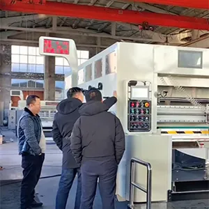 Nos partenaires visitent notre usine
