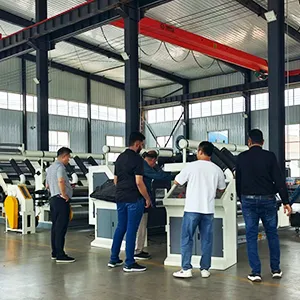 Nos partenaires visitent notre usine